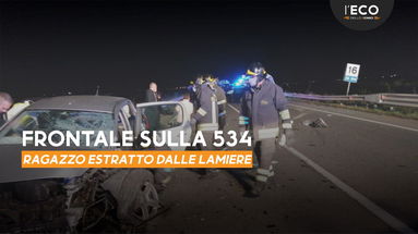 Frontale sulla Ss534. Un ferito estratto tra le lamiere