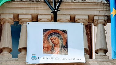 Anche quest'anno, il Palazzo di città di Castrovillari espone l'effige della Madonna del Castello