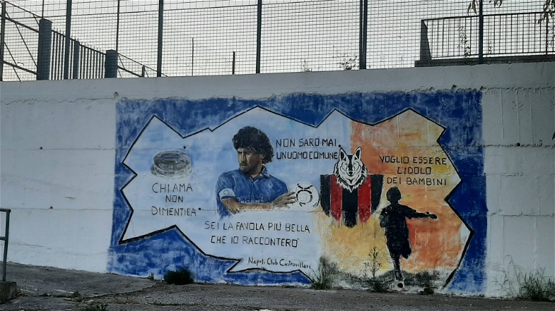 A Castrovillari lo stadio ha un murale che sa di sogno e di storia