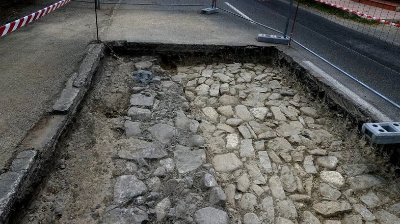 Trebisacce, l’ipotesi del professor Masneri: «Probabile tratto di strada di epoca Romana»