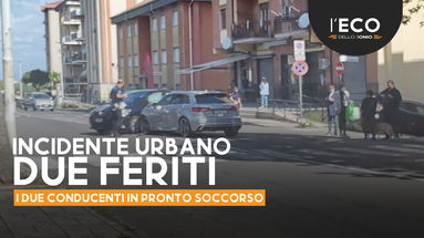 Violento scontro tra due auto in pieno centro: attimi di paura allo scalo di Rossano