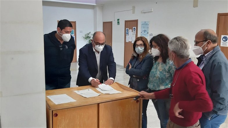 Poliambulatorio Roggiano Gravina: «Degrado per mancata manutenzione ordinaria»
