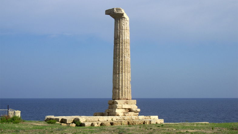 Parco archeologico di Capo Colonna, al via il diserbo per garantire la riapertura del sito