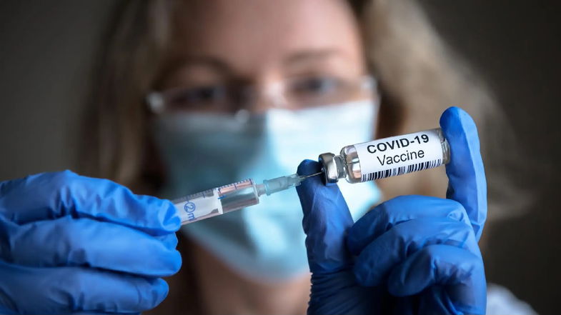 Vaccini anti-covid, Spirlì parla di dati incoraggianti: «Meglio di Lazio e Valle D'Aosta»