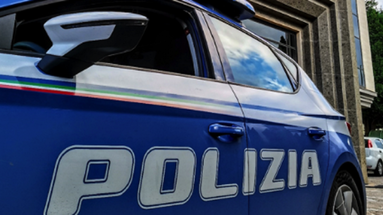 Cosenza, violenta rapina ai danni di un corriere. Polizia arresta in flagranza uno degli autori