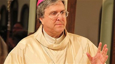 Monsignor Savino solidale con Praino: «Condannare aspramente queste azioni biasimevoli»