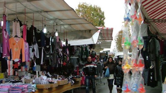 Ritorna il mercato mensile a Trebisacce anche se «non si sarebbe mai dovuto fermare»