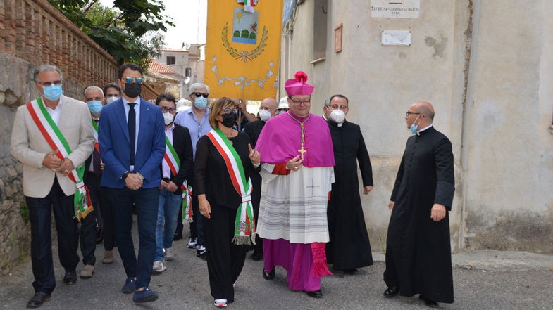 Il benvenuto della comunità cariatese a Monsignor Aloise