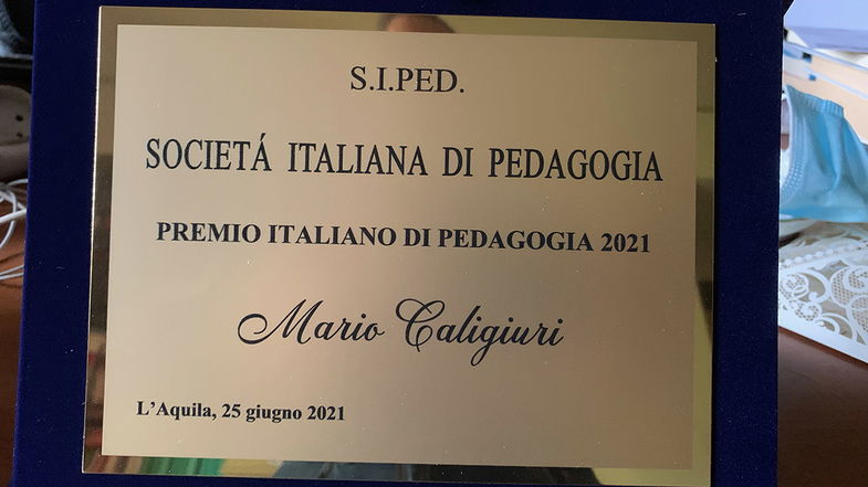 Premiato professore dell’Unical per il testo: “Come i pesci nell’acqua. Immersi nella disinformazione”