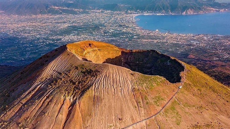 Se il Vesuvio si sveglia la Calabria c'è: ecco dove saranno ospitati gli sfollati