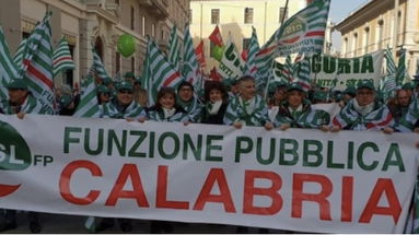 Cisl Calabria: «11 giorni per decidere la sorte degli infermieri dell’emergenza Covid»