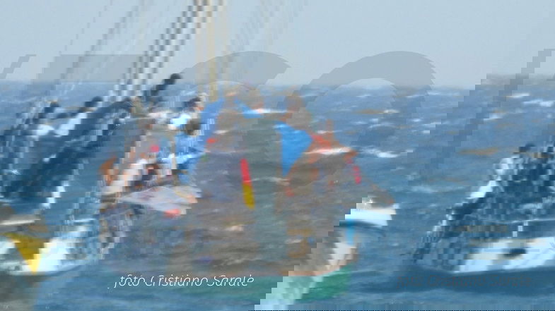 Una cinquantina di migranti iracheni sono sbarcati a Calopezzati nel pomeriggio
