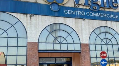 Tentavano di rubare nel centro commerciale di Castrovillari. Fermate due donne