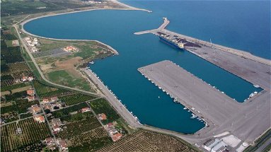 Porto di Co-Ro: «Necessaria la costruzione della banchina, ma senza cancellare la terza darsena»