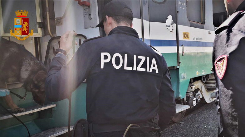 Prende a testate un agente della Polizia Ferroviaria: arrestato