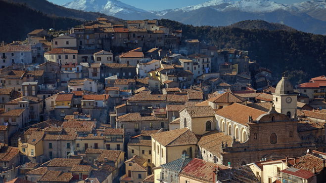 Mormanno, eutanasia legale: in piazza il tavolo per la raccolta firme