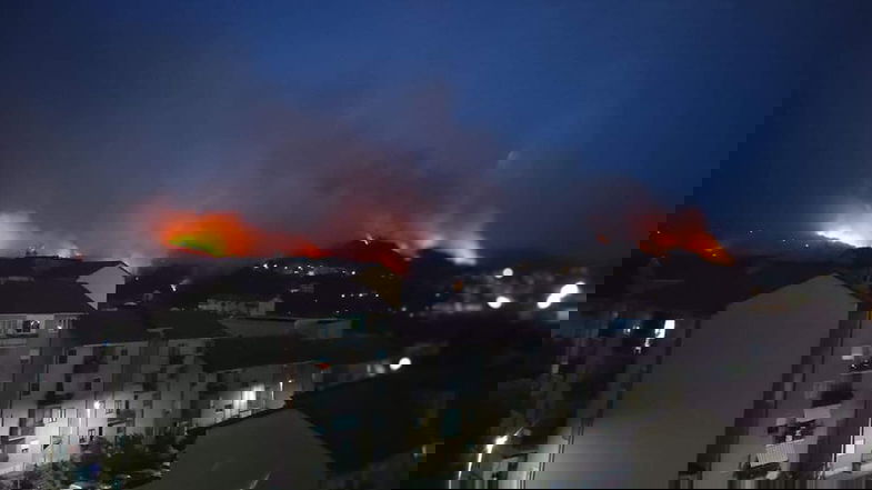 Calabria in fiamme, la Flai e la Cgil di Cosenza vicine alle popolazioni colpite e a chi sta intervenendo sui roghi