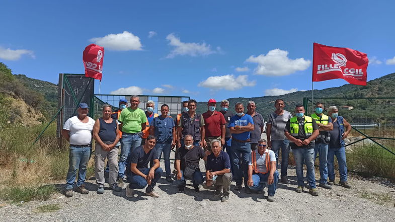 Ritardano i pagamenti, operai incrociano le braccia: si bloccano i lavori sulla Sila-Mare