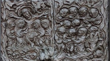 Cosenza, restaurato il portone di bronzo della chiesa di Santa Teresa