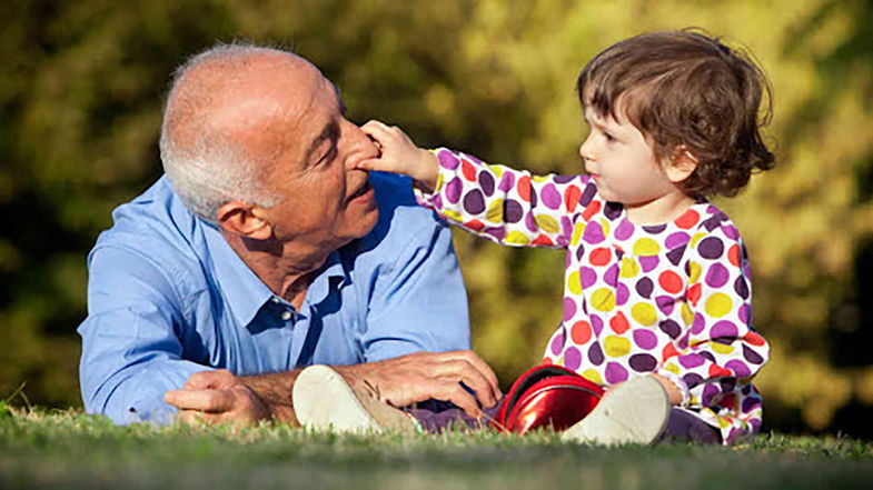 Auguri ai nonni, vere e proprie risorse della società