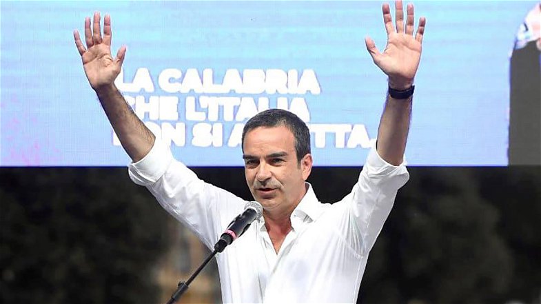 Netta vittoria del centro destra in Calabria: Occhiuto è il nuovo presidente della Regione