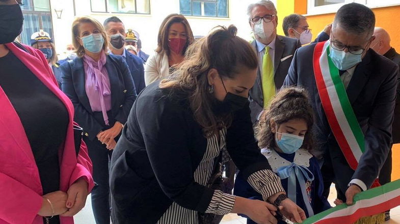 Cassano, inaugurata la scuola primaria “Gino Bloise” alla presenza dell’onorevole Nesci