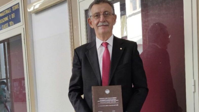 Consegue la sesta laurea alla soglia dei 71 anni: è il plurilaureato Gennaro Cortese