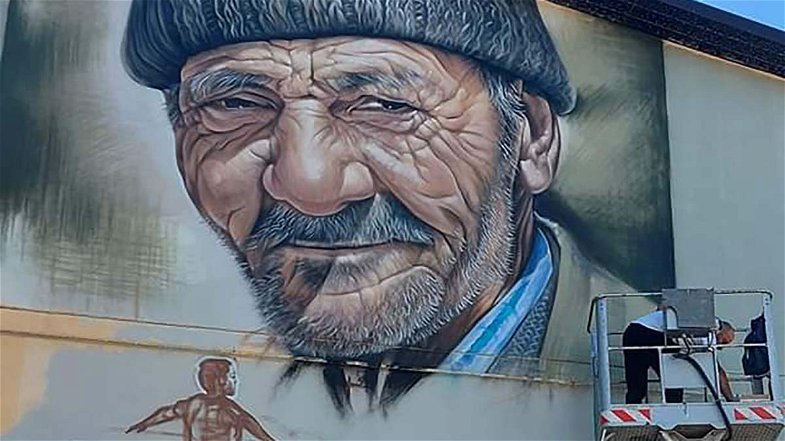 “U tatarannu” dei pescatori. Il nuovo murale nel borgo marinaro di Schiavonea