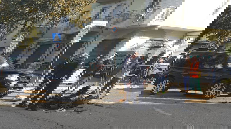 Co-Ro, gravissimo incidente in pieno centro città: scontro tra fuoristrada e motorino
