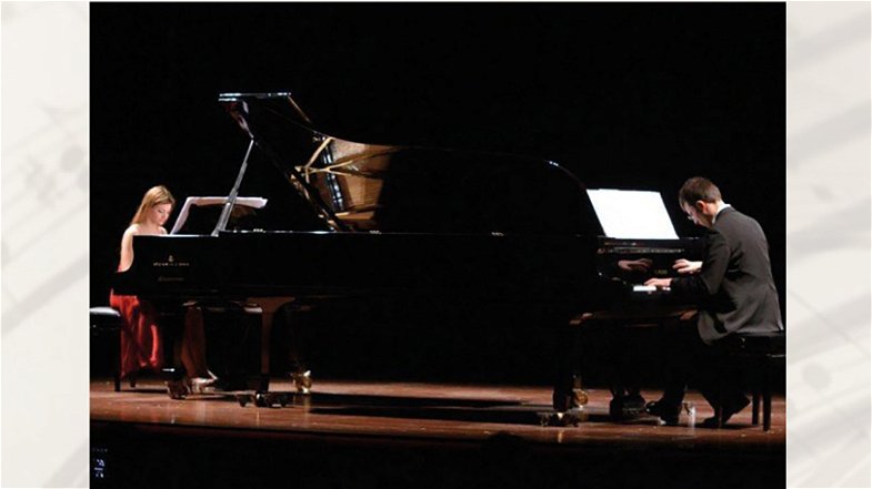 Co-Ro, Tecla Argentieri e Mattero Notarnicola in concerto per pianoforte a quattro mani
