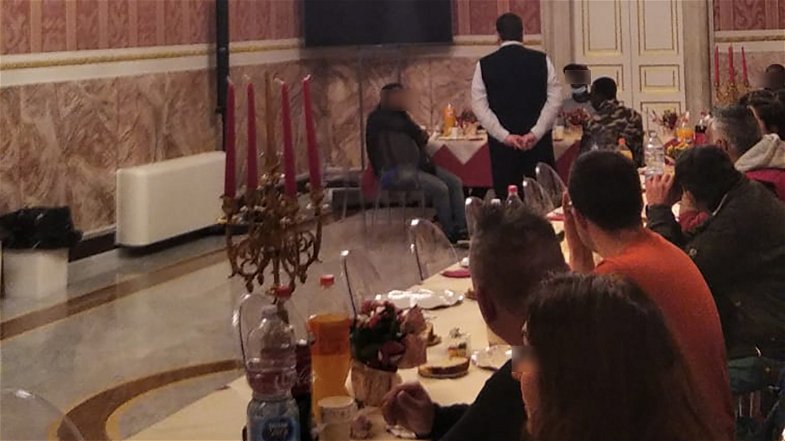 Co-Ro, Monsignor Aloise offre una cena ai fratelli indigenti per la Giornata Mondiale dei Poveri