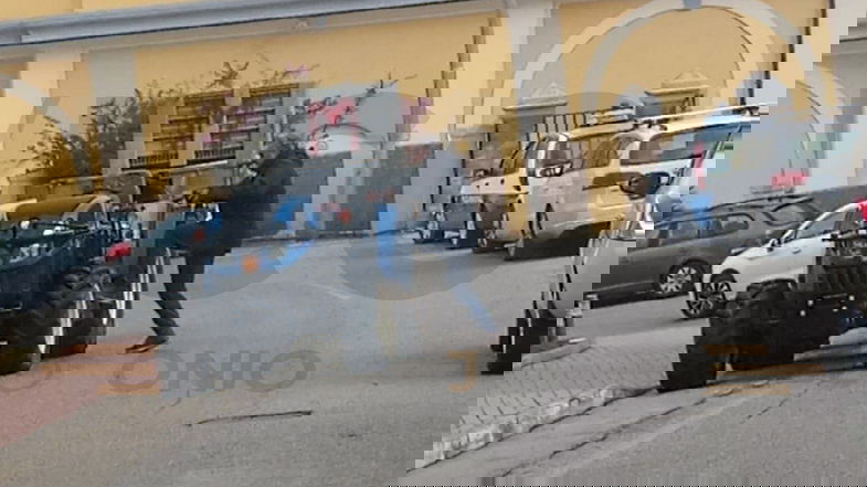 A Calopezzati il sindaco va in comune con il trattore
