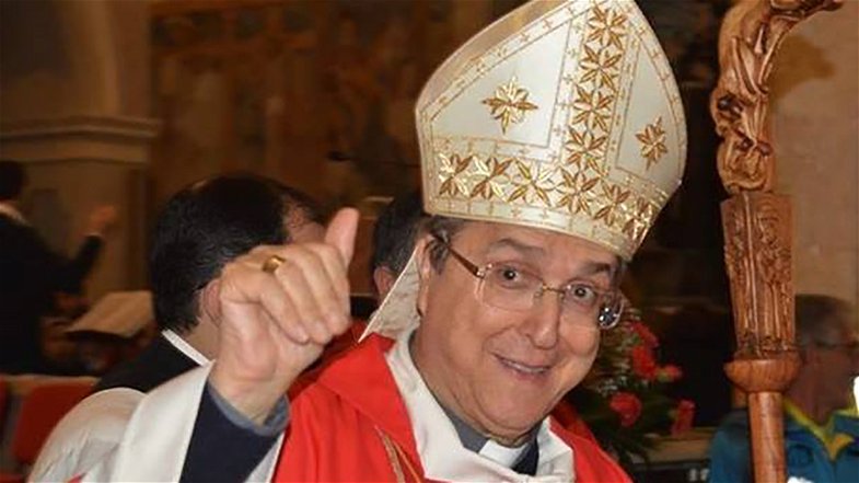 Monsignor Savino ai giovani: «Siate folli! Aprite la vostra vita alla felicità. Siate l’adesso di Dio»