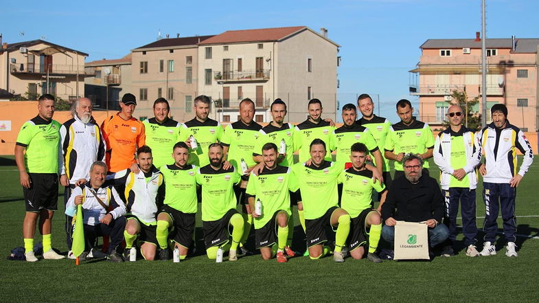 La squadra di calcio di Scala Coeli è “plastic free”