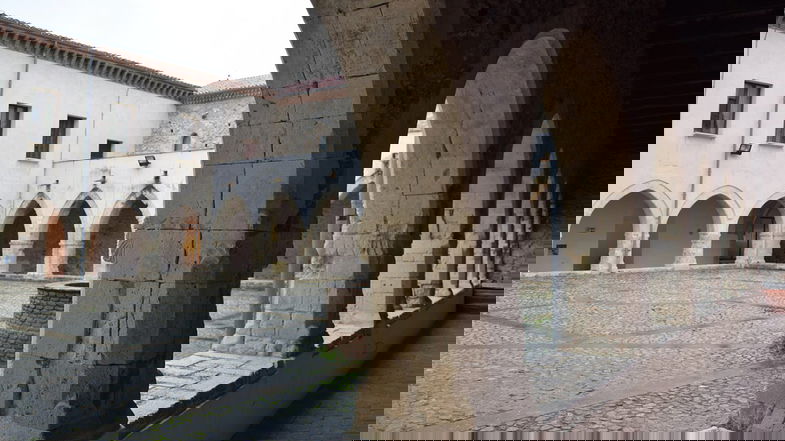 Co-Ro, domani a San Bernardino inaugurazione della mostra “Invisibili” di Umberto Romano