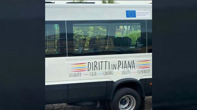 A Cassano attivato il “Bus in Piana”, il servizio di trasporto gratuito per lavoratori immigrati