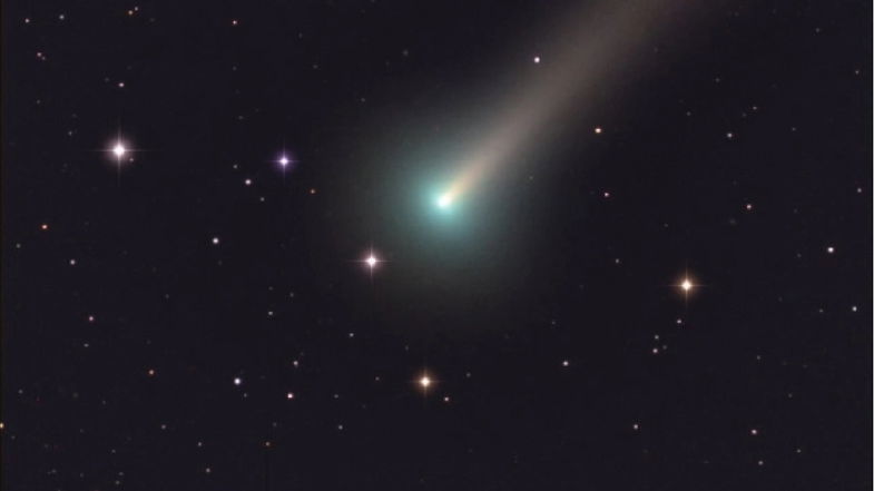 In arrivo la cometa di Natale: ecco come e quando sarà possibile vederla