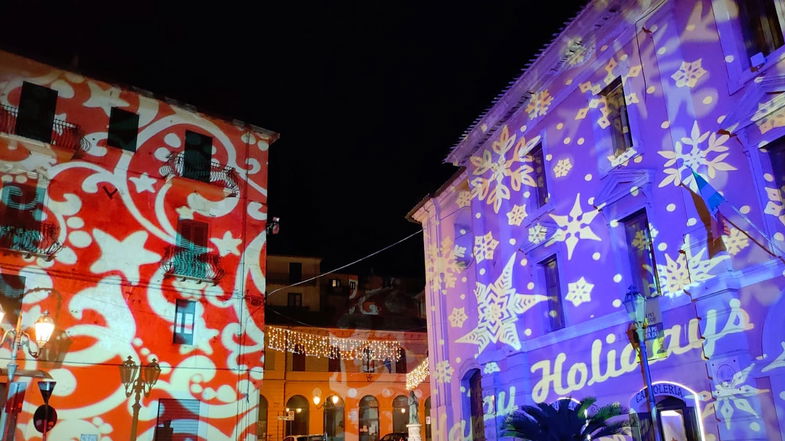 Co-Ro, avanza il Covid: annullati gli eventi in piazza di Natale e Capodanno