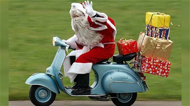 Arriva Babbo Natale, in slitta e in vespa, per i bambini di Corigliano-Rossano