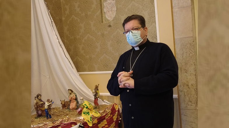 Una statuetta che raffigura un imprenditore per il presepe di Monsignor Aloise