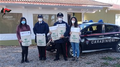 La Befana della biodiversità: I carabinieri portano doni ai bambini 