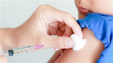 Vaccinazioni pediatriche, l’8 e 9 gennaio anche a Castrovillari potranno vaccinarsi bimbi dai 5 ai 12 anni