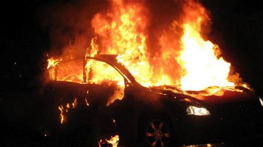 Co-Ro, un'altra auto incendiata nella notte: e siamo a 10 dall'inizio dell'anno