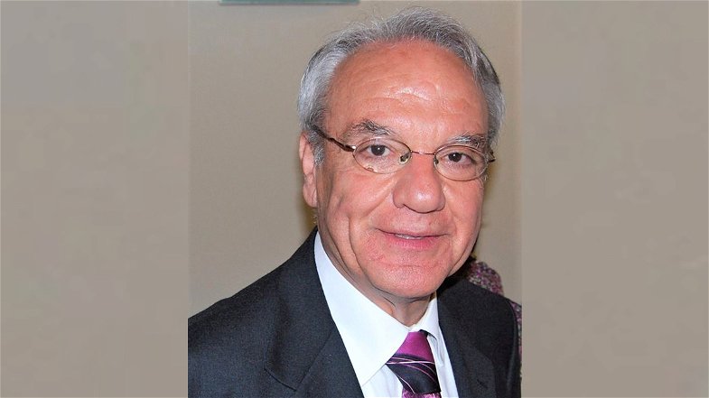 Cassano, conferita la “Benemerenza Civica” al professore Leonardo Alario