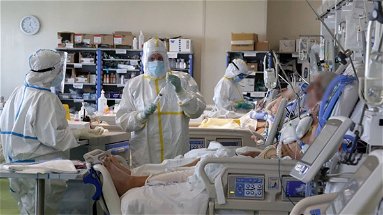 Covid, in Calabria sale al 41% la pressione sugli ospedali e si registrano 8 vittime