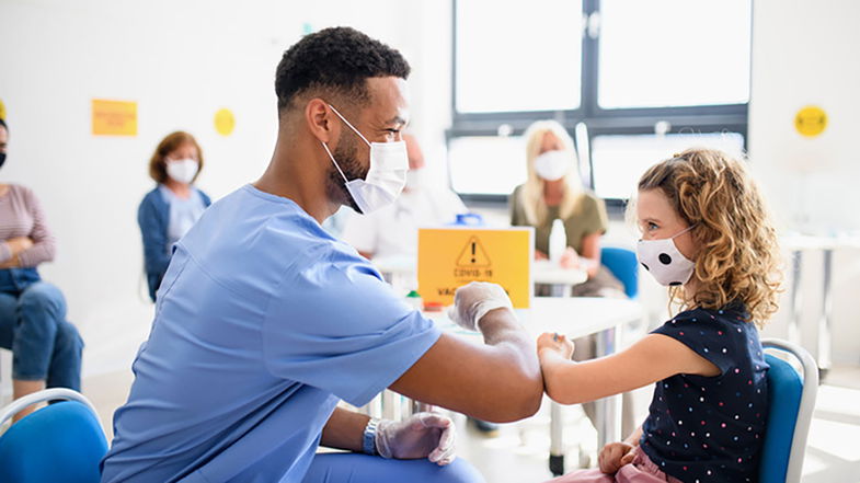 Vaccini nelle scuole, in Calabria un bambino su tre della fascia 5-11 anni ha già fatto la prima dose 