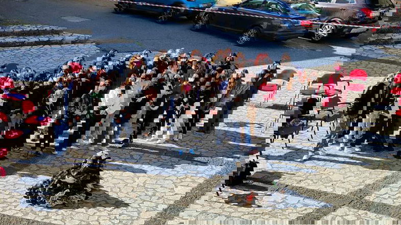 Cariati, studenti in piazza per ricordare l’Olocausto e allontanare ogni forma di discriminazione