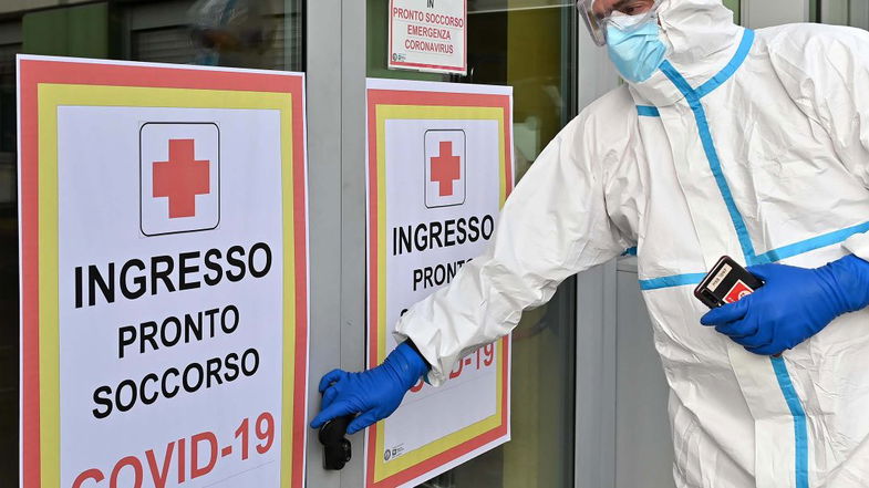 Covid Calabria, pandemia in fase di stallo: stabili le ospedalizzazioni e morti in aumento