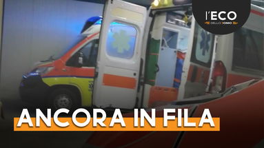 Covid, ancora ambulanze in fila ma è bufera per la disorganizzazione