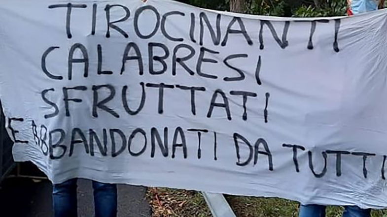 Basta precarietà, i tirocinanti della Provincia di Cosenza chiedono «prospettive di lavoro Vero»